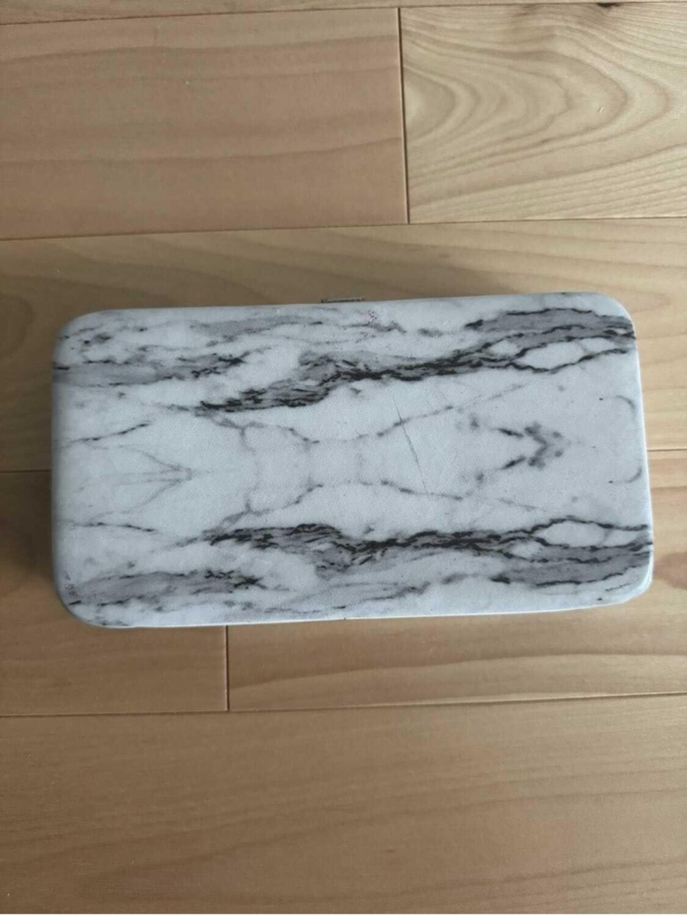 Marble hard case women’s wallet